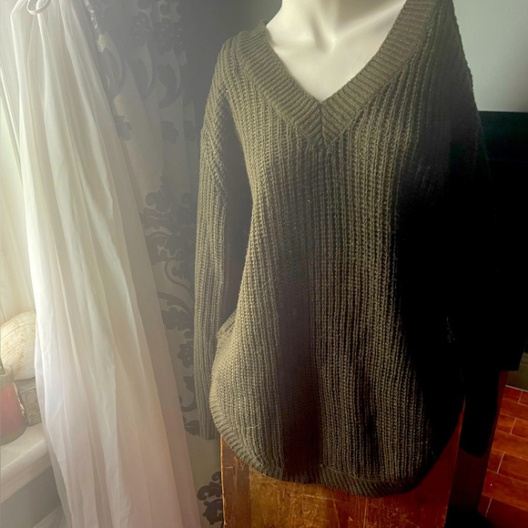 Olive green knit bottom scoop sweater - Picture 1 of 2